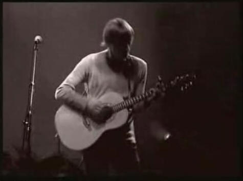 Paul Weller plays 'Wild Wood' live